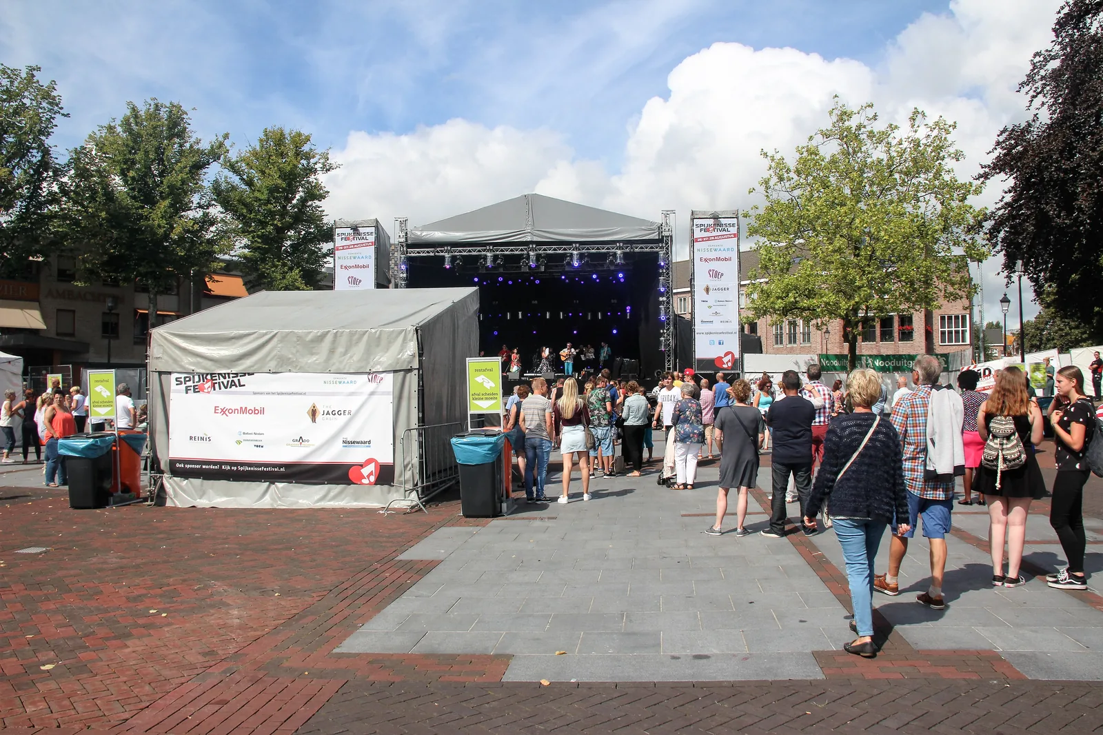 Koningsdag-festivals: van pleinfeest tot groot podium