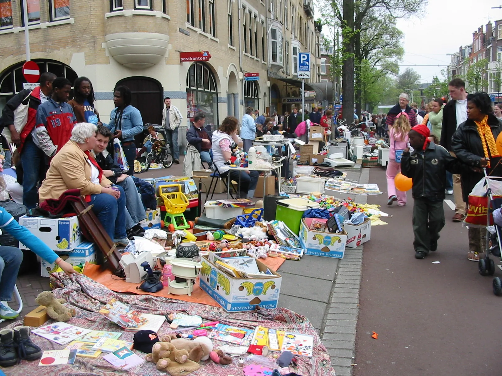 De vrijmarkt op Koningsdag: zo haal je het meeste eruit